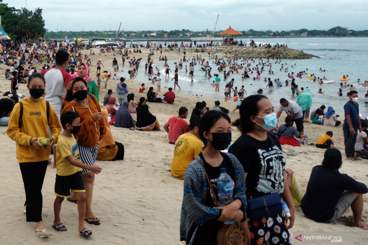 Wisatawan diimbau jangan abai protokol kesehatan di daerah wisata