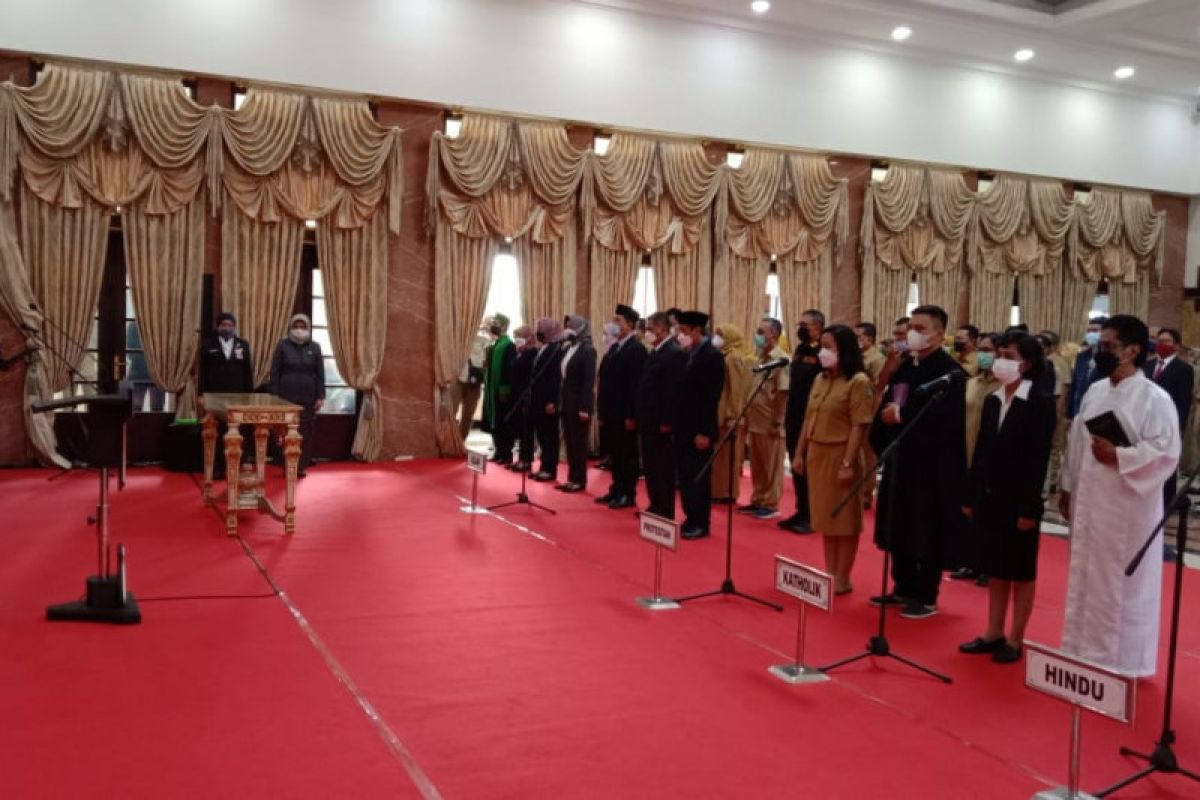 Eri Cahyadi mutasi 20 pejabat Pemkot Surabaya