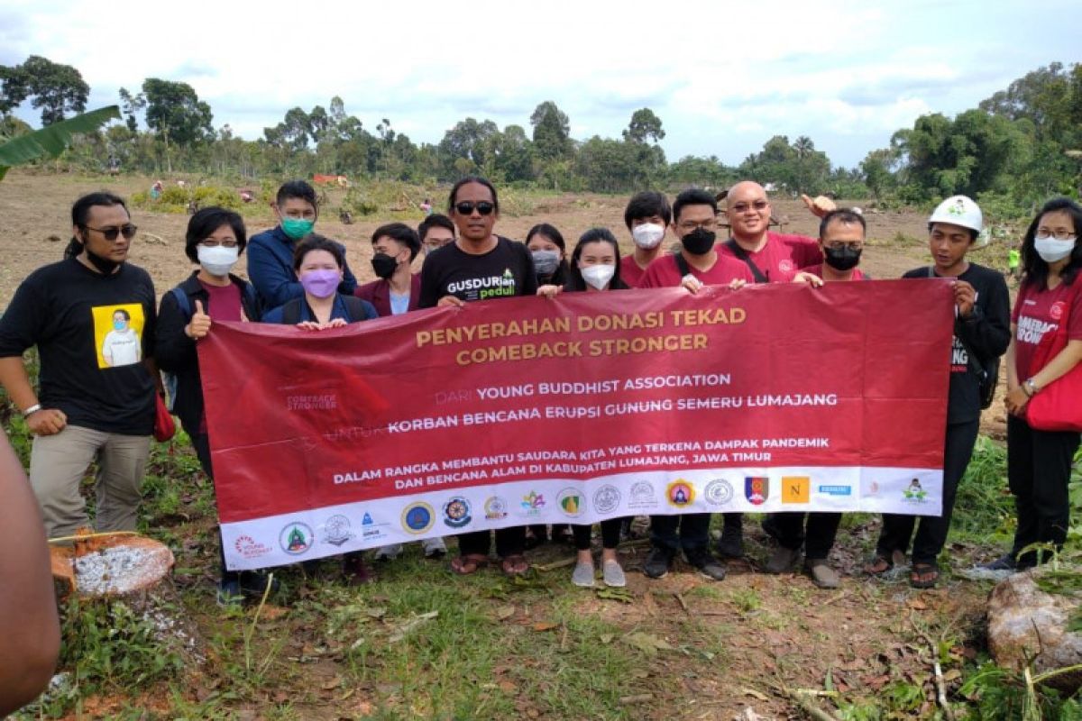 Young Buddhist Association bangun hunian sementara di Lumajang