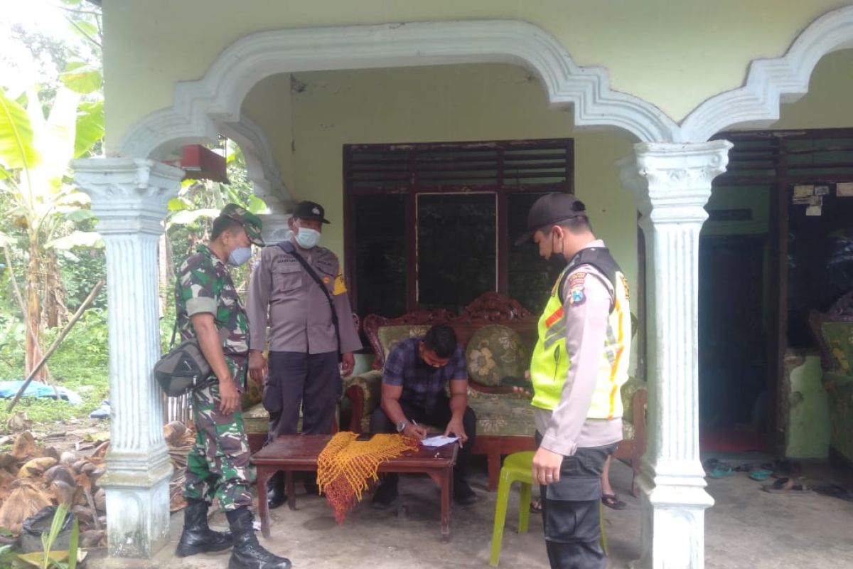 Seorang bocah di Blitar meninggal tertimpa dahan pohon