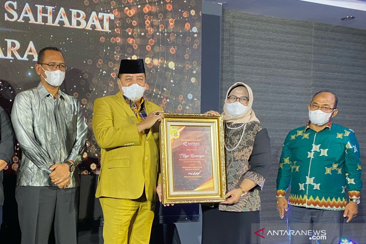 Ketua raja-raja Aceh raih anugerah tokoh pelestarian adat dan budaya Aceh