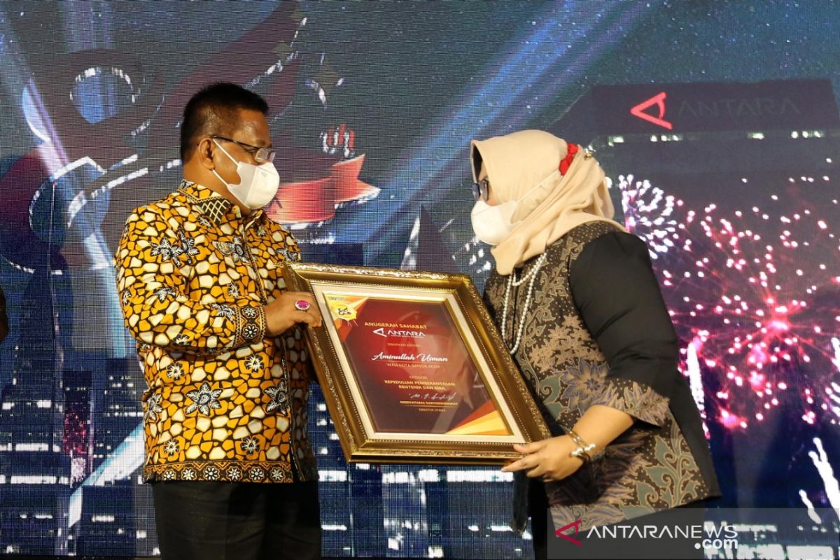 Ini Bupati dan Wali Kota penerima anugerah sahabat Perum LKBN Antara