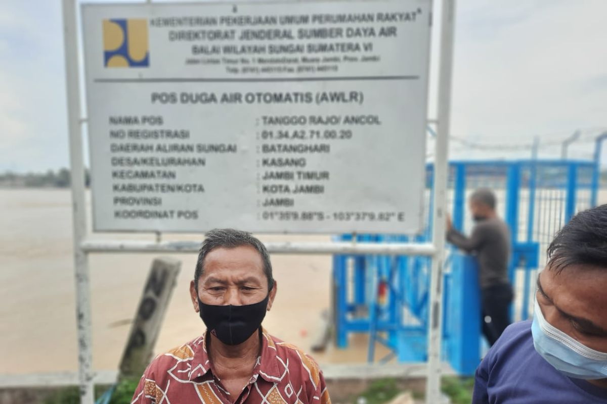 Ketinggian air sungai Batanghari terus meningkat sepekan terakhir