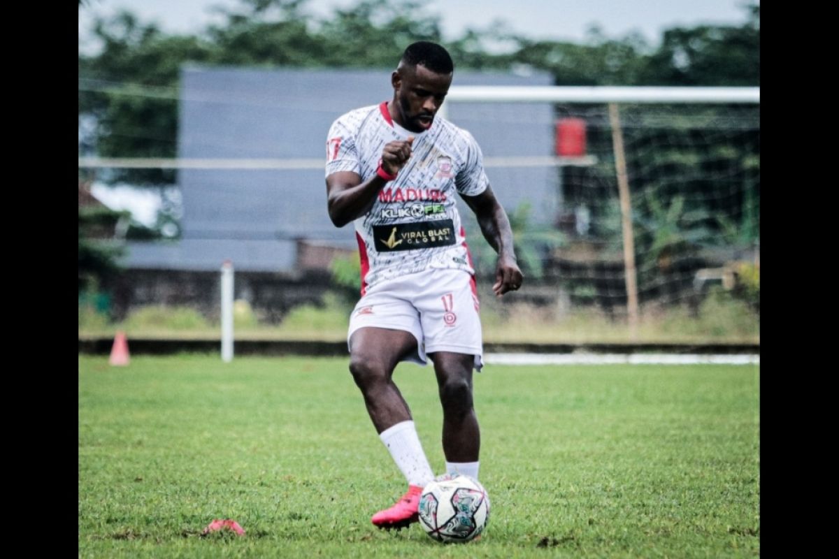 Liga 1: Greg Nwokolo berambisi bawa Madura United tembus papan atas