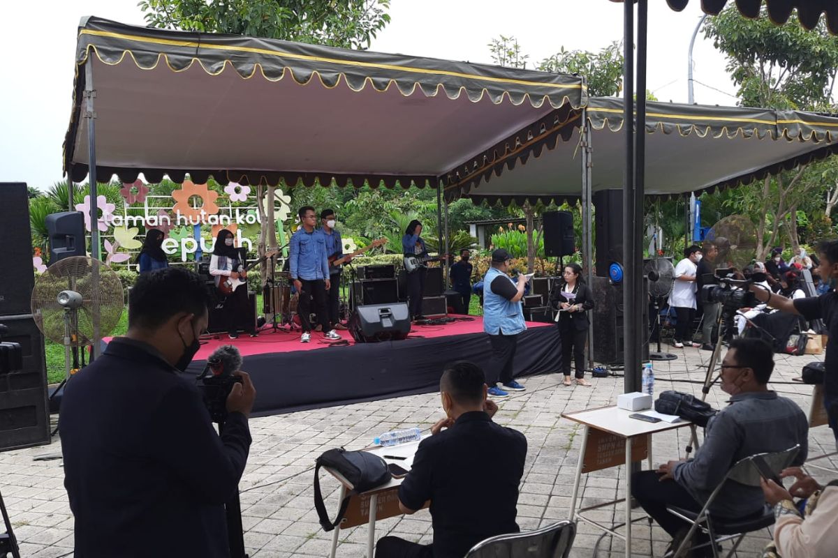 Festival Band Taman Kota isi waktu libur pelajar SMP di Kota Surabaya