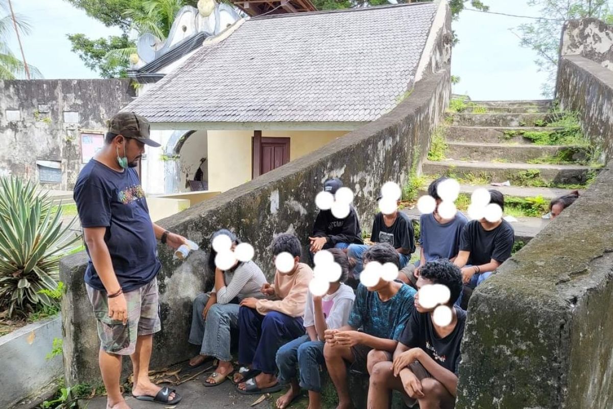 Polisi serahkan remaja pecandu lem aibon ke BNNP Malut agar dibina