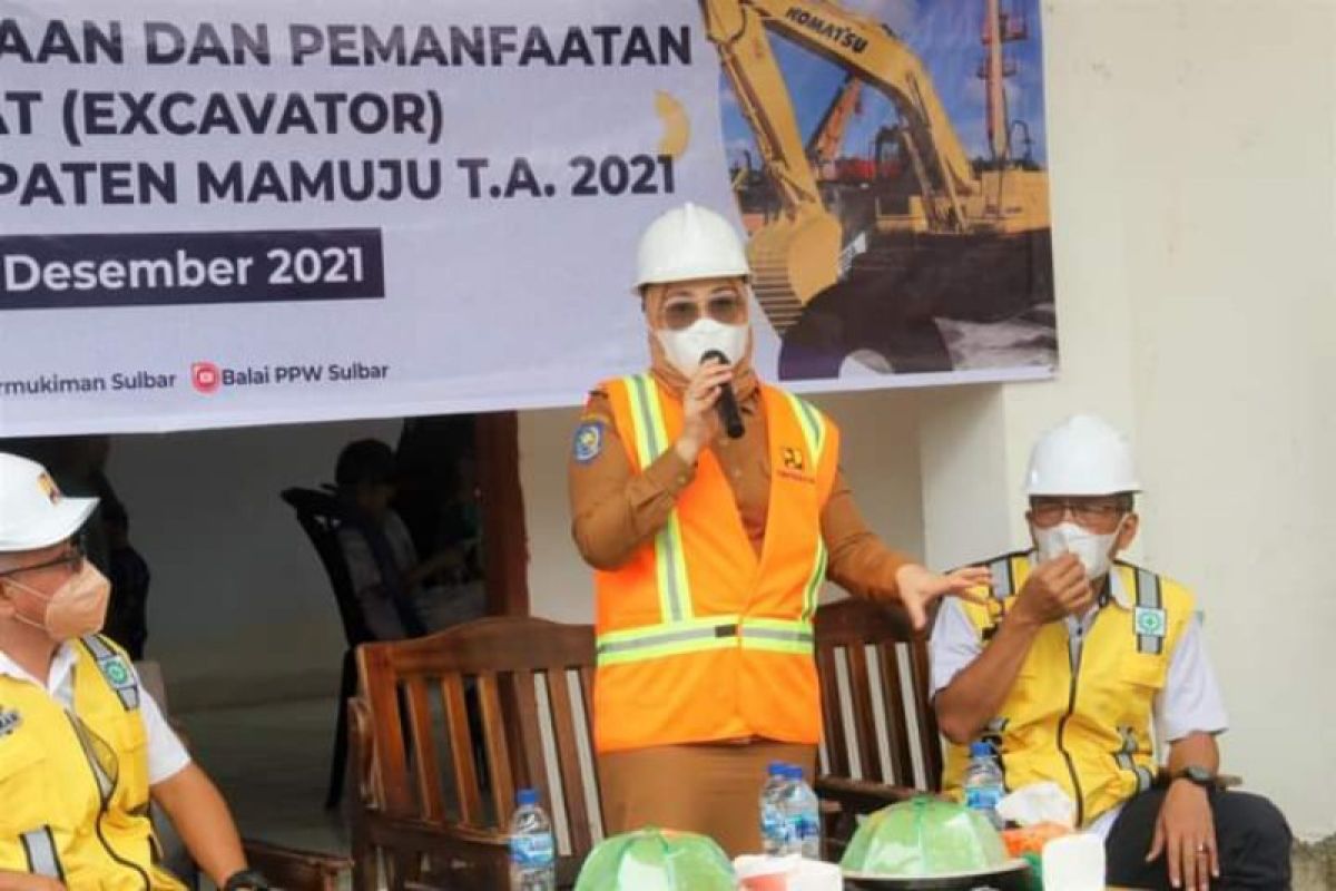 Pemerintah pusat beri bantuan alat berat untuk TPA Mamuju