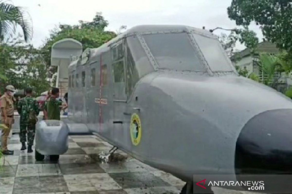 TNI AL hibahkan pesawat Nomad N24 dan tank amphibi untuk monumen di Madiun