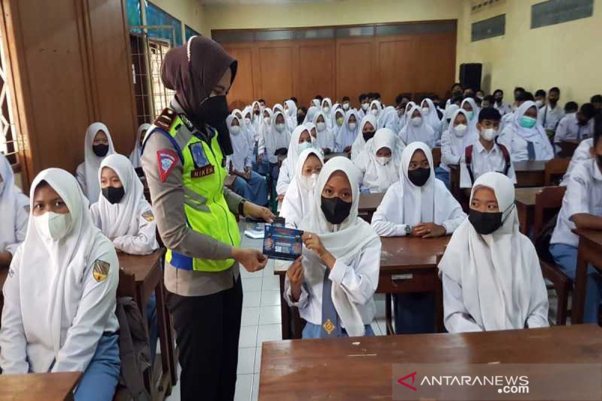 Polres Sukoharjo gencarkan edukasi prokes dan tertib berlalu lintas
