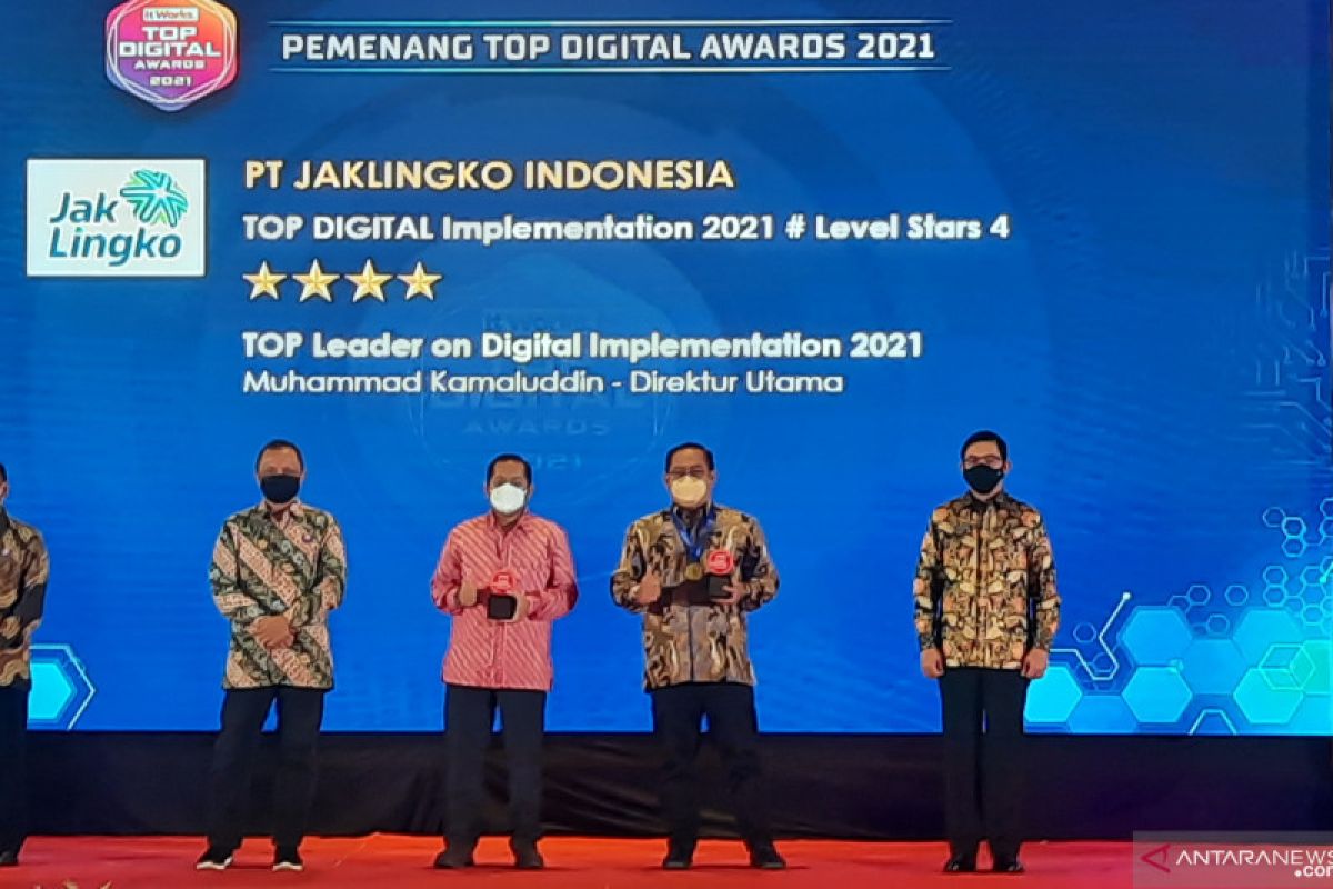 JakLingko sabet dua penghargaan transformasi digital