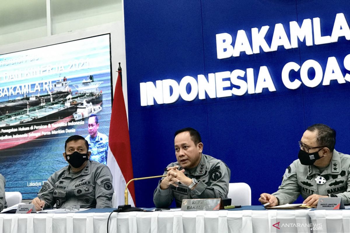 Kemarin, Bakamla tangkap kapal ikan hingga 370 teroris ditangkap