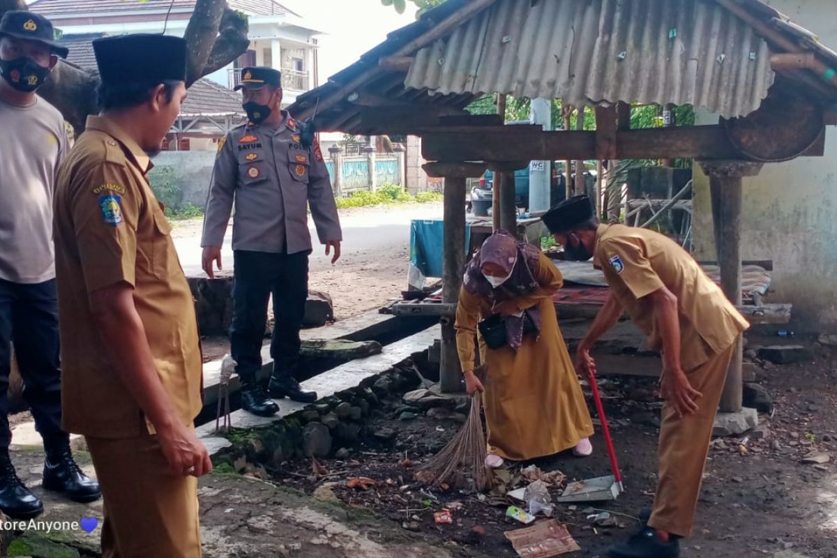 Dinkes Lombok Tengah meminta warga waspada DBD dampak musim hujan 2021