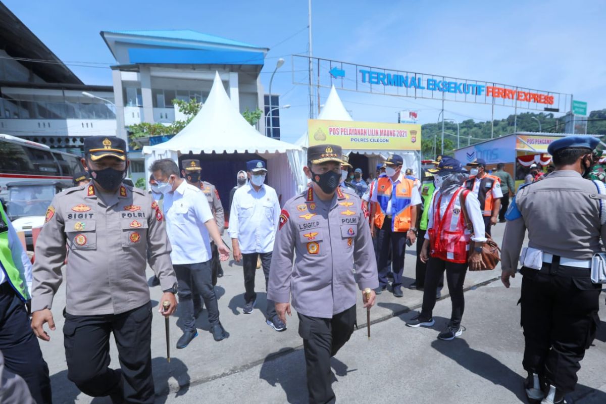 Kapolri tinjau Pelabuhan Merak pastikan penerapan protokol kesehatan diperketat