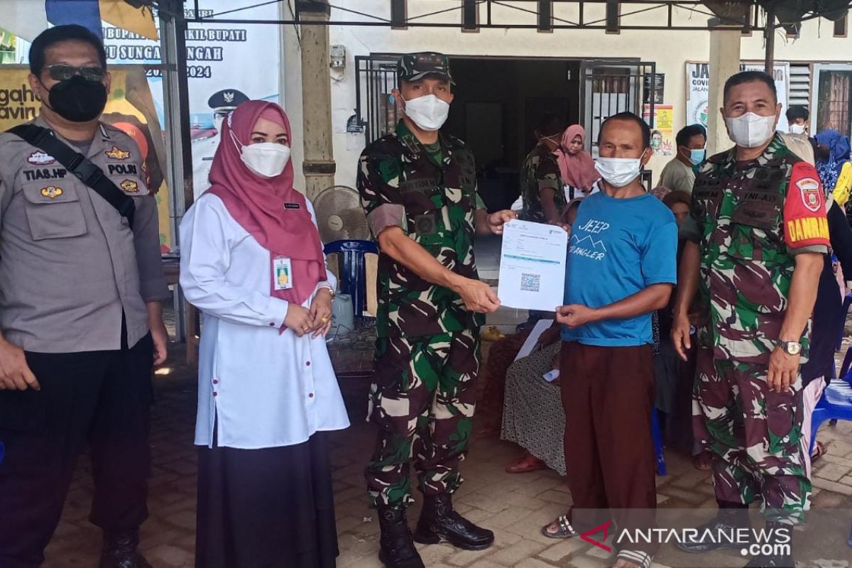 TNI-POLRI dukung percepatan vaksinasi menuju 70 persen di Kabupaten HST