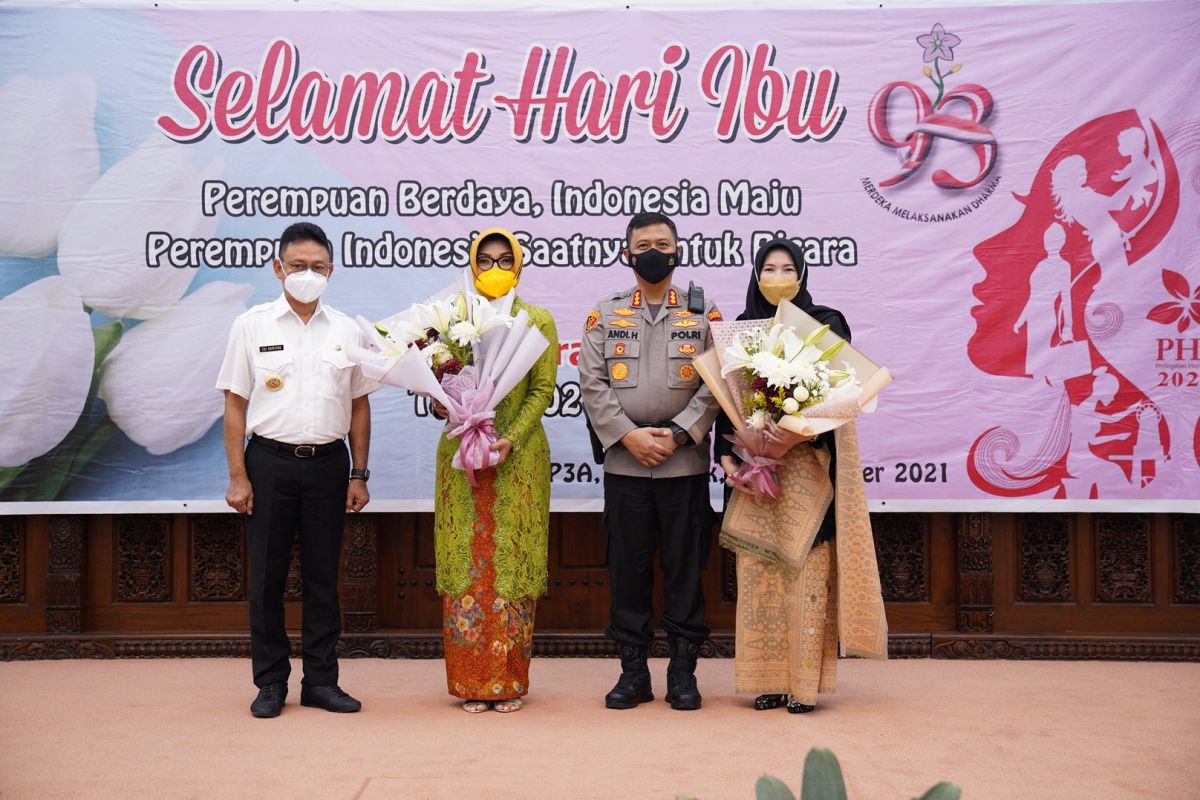 Edi Kamtono ajak masyarakat Kota Pontianak buat ibu selalu tersenyum