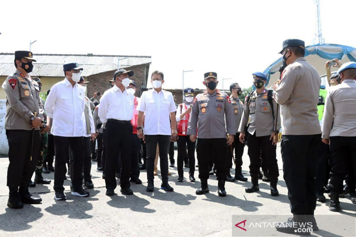 Kapolri tinjau kesiapan penyeberangan Merak-Bakauheni jelang Natal