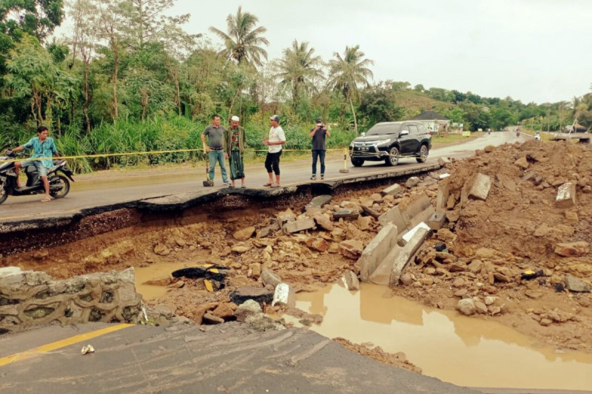 Jalan rusak Bypass Awang-Kuta Lombok Tengah diperbaiki awal 2022