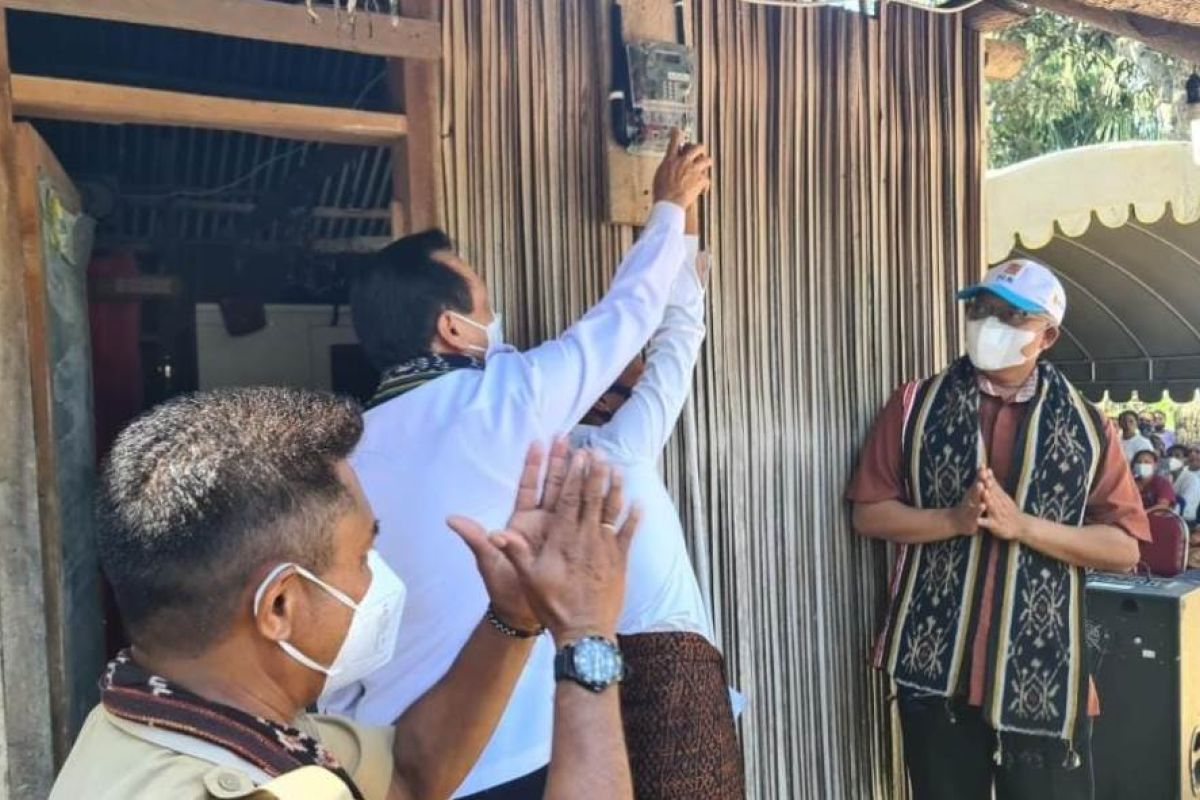 Bupati Belu apresiasi bantuan listrik gratis dari PLN bagi 250 KK di perbatasan