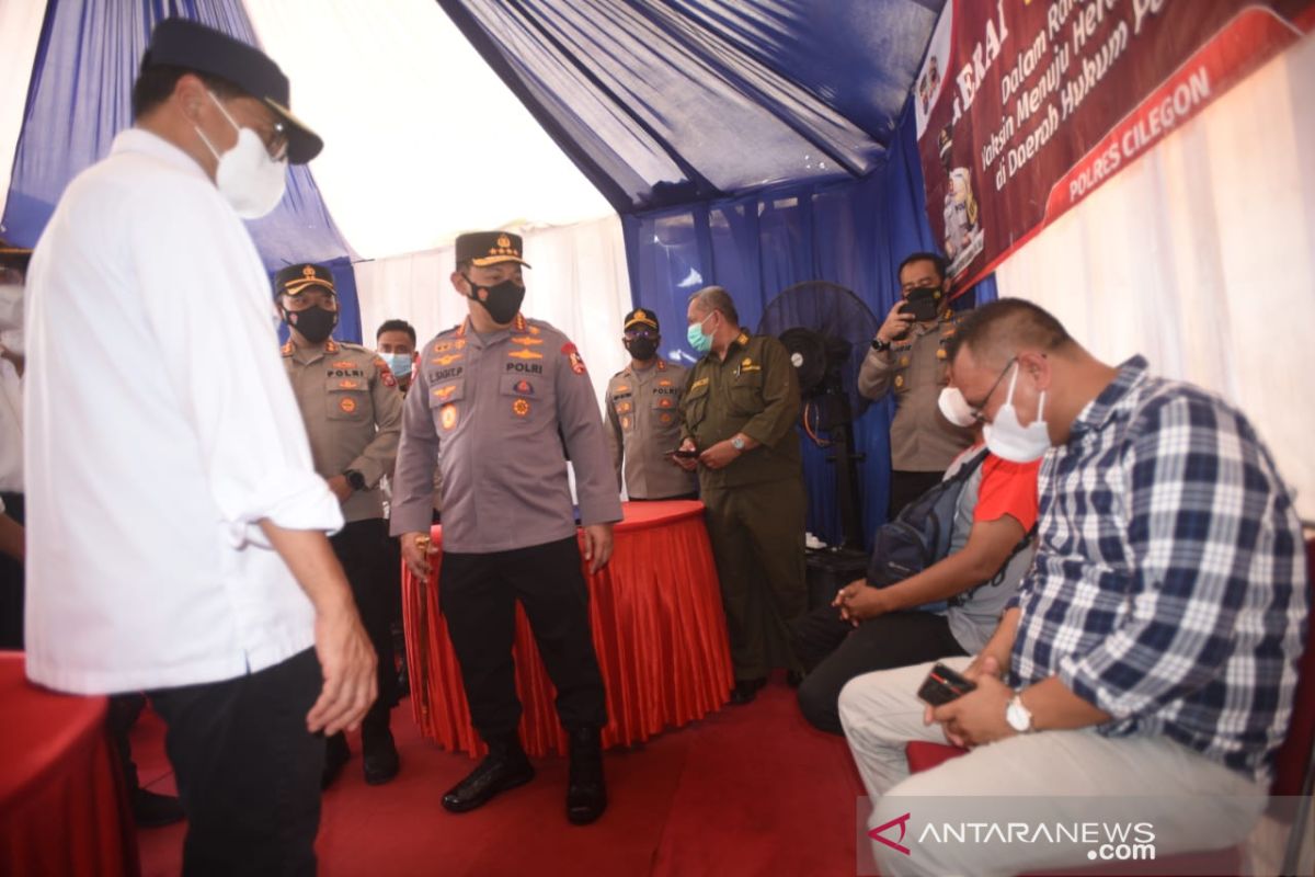 Kapolda Banten laporkan capaian vaksinasi dan pengemanan tahun baru pada Kapolri