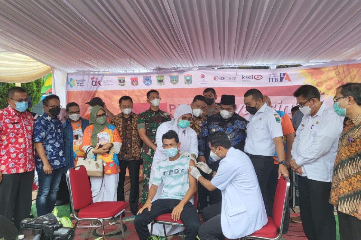 Pasar Modal Indonesia distribusikan 200 ribu vaksin COVID-19 ke Sumbar