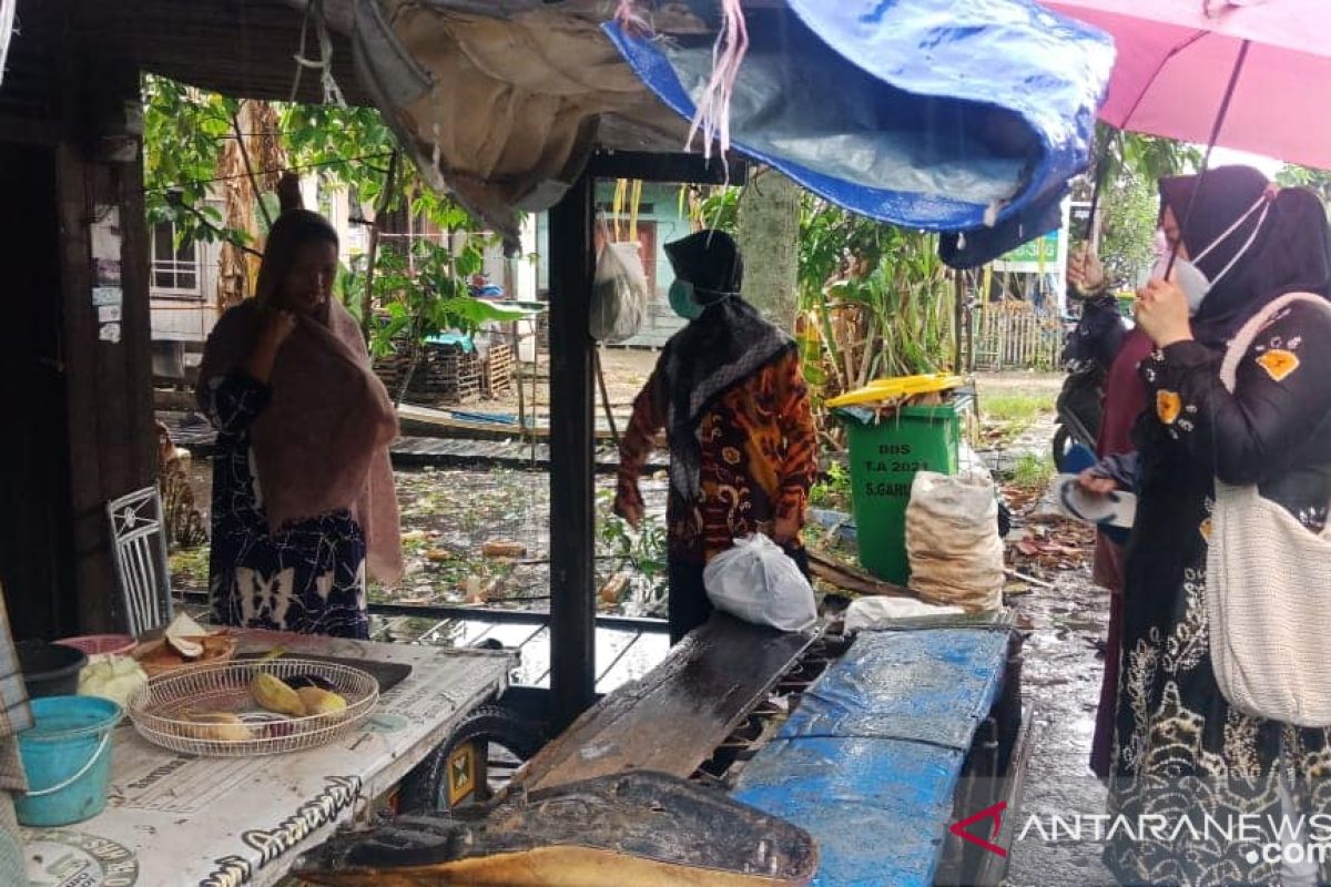 Sosialisasi Diskominfo HSS sisir warga Daha dukung vaksinasi dari rumah ke rumah