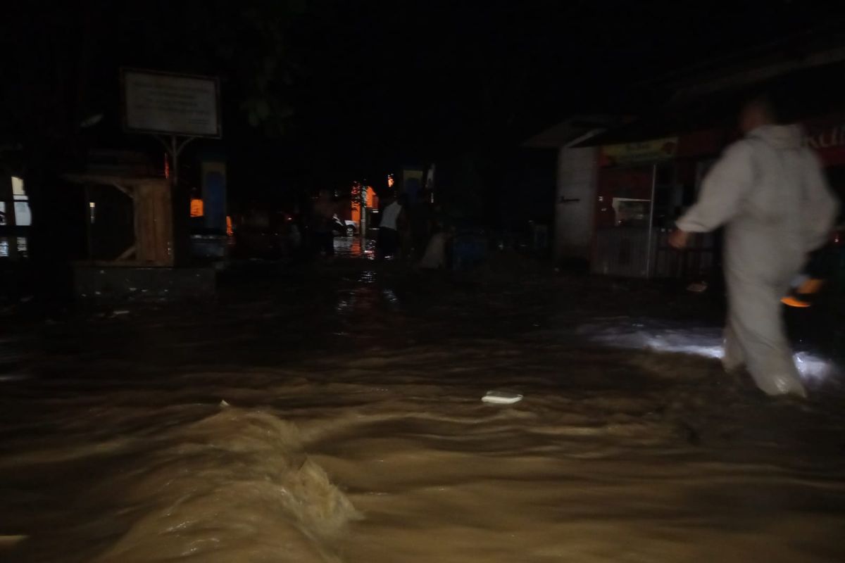 Banjir luapan  Sungai Canghegar rendam rumah warga di Palabuhanratu