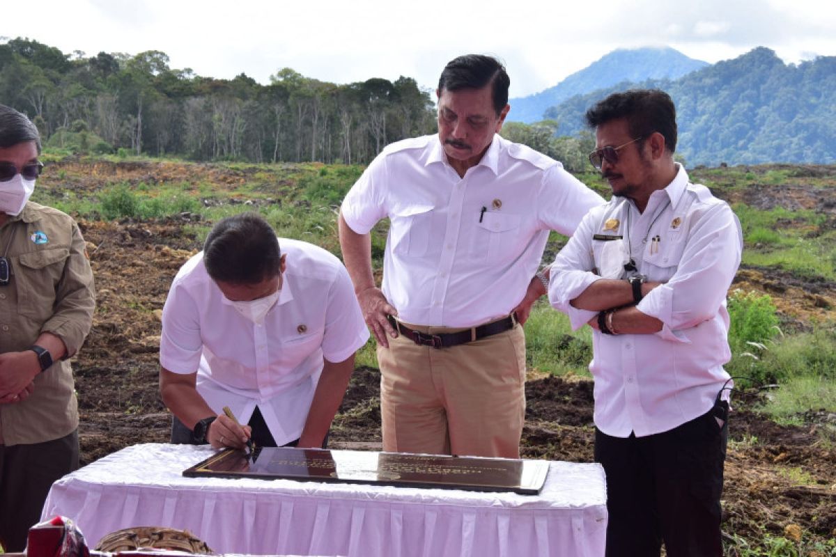 Menko Marves dan Mentan "groundbreaking" Taman Sains-Herbal Hortikultura