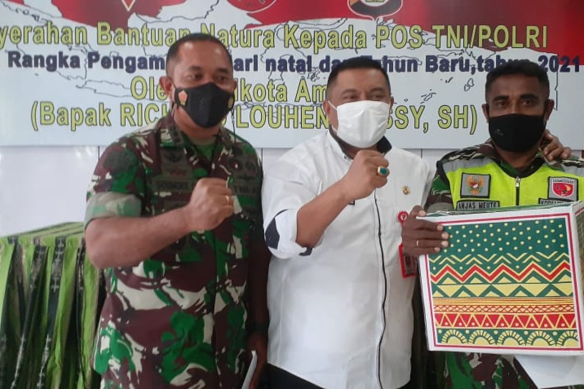 Pemkot Ambon berbagi dengan TNI/ Polri, pererat sinergitas
