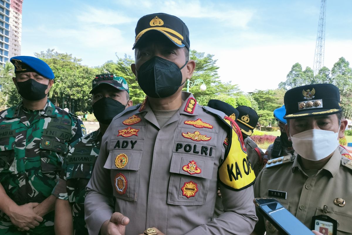 Polres Jakbar jaga 135 gereja saat ibadah Natal