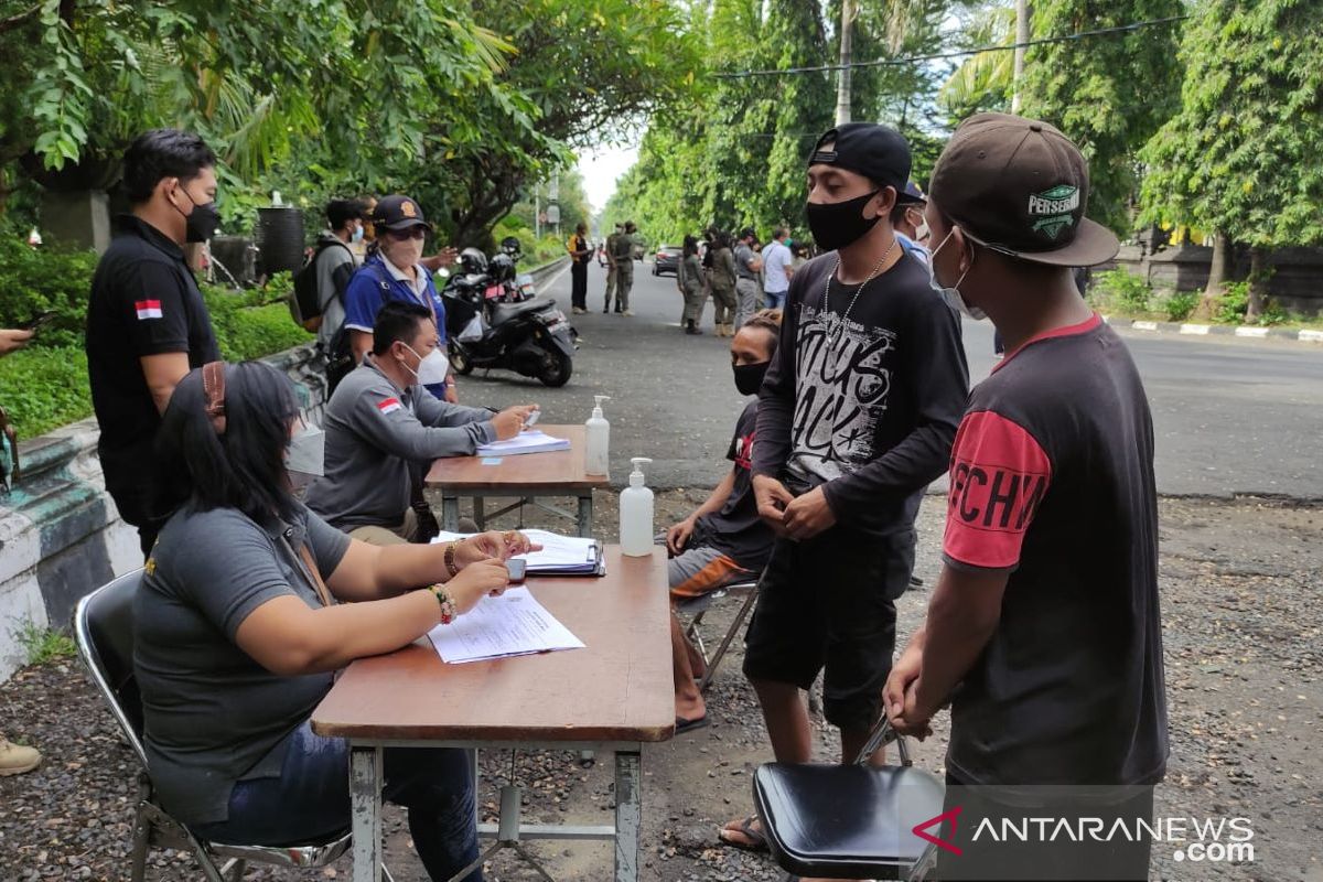 Tim Yustisi Denpasar jaring puluhan pelanggar prokes