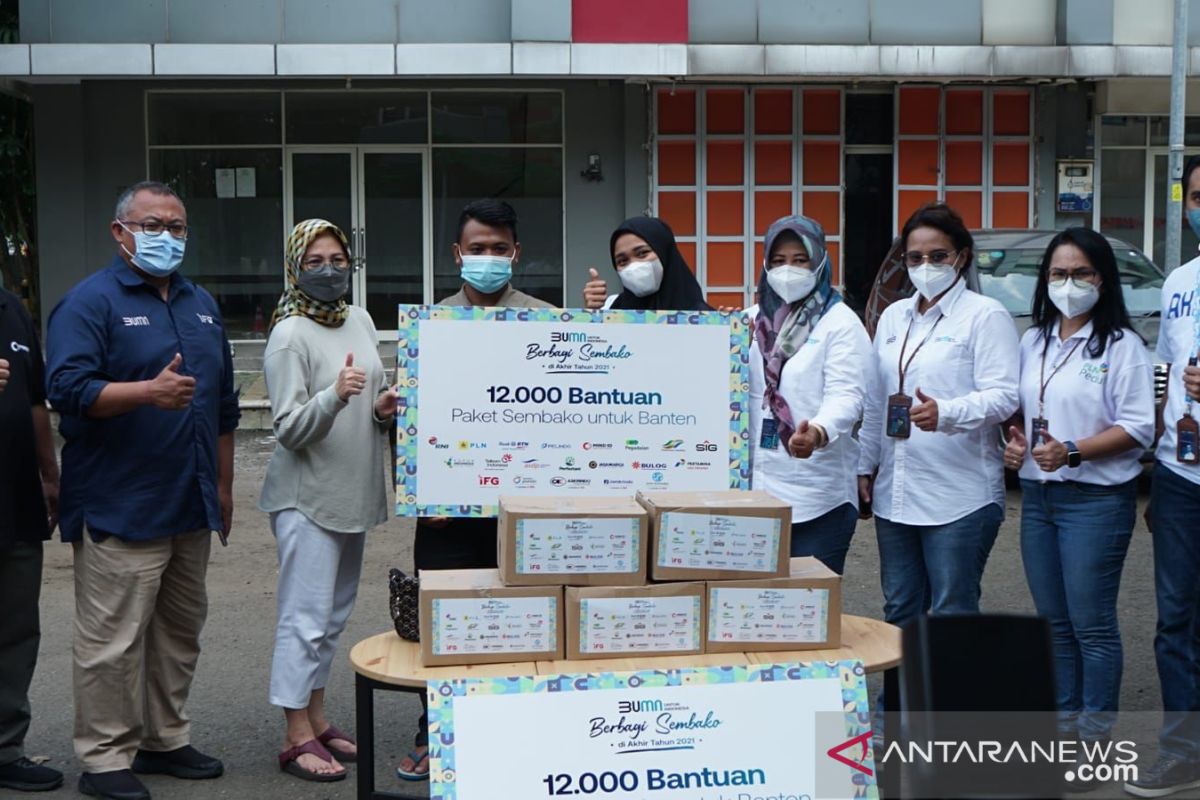 Belasan BUMN berbagi 12 ribu paket sembako di Banten
