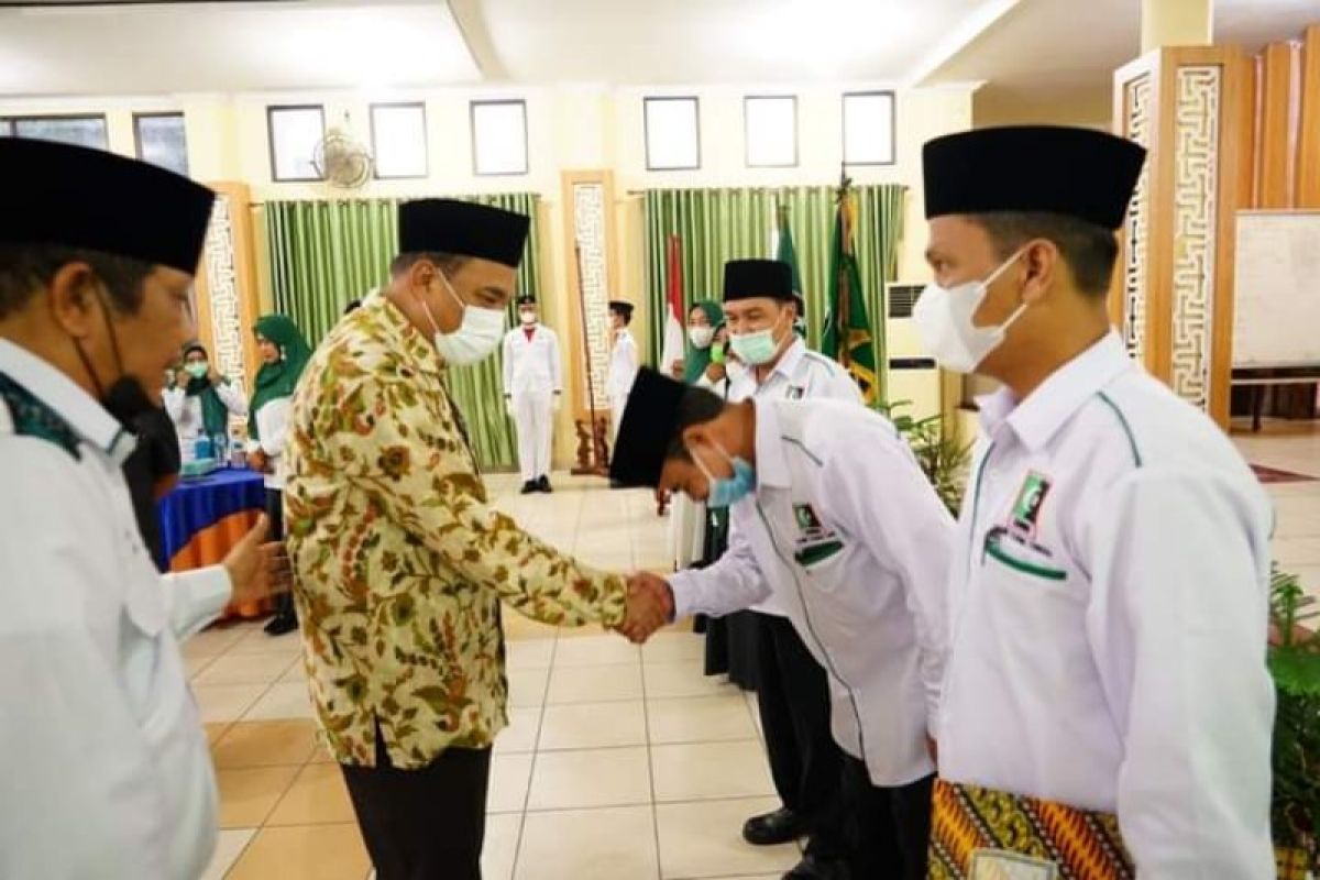 Wali Kota Tebing Tinggi hadiri pelantikan Kahmi dan Forhati