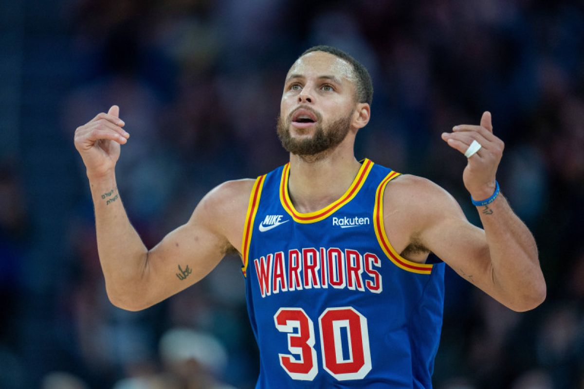 Ringkasan laga NBA, Stephen Curry cetak 46 poin