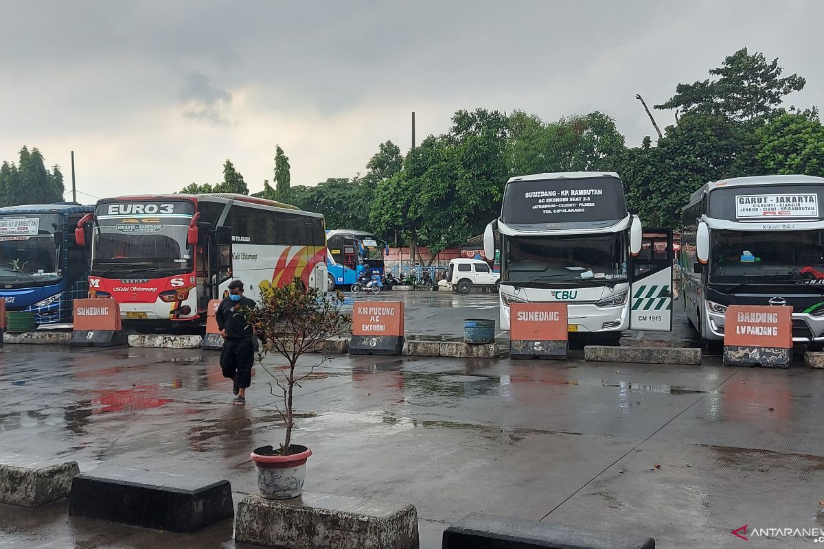Terminal Kampung Rambutan prediksi lonjakan penumpang pada Jumat malam