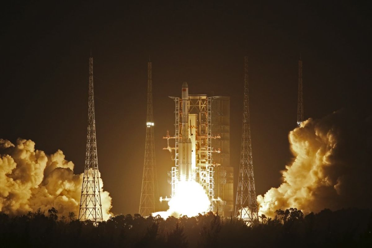 China luncurkan dua satelit Shiyan baru ke luar angkasa