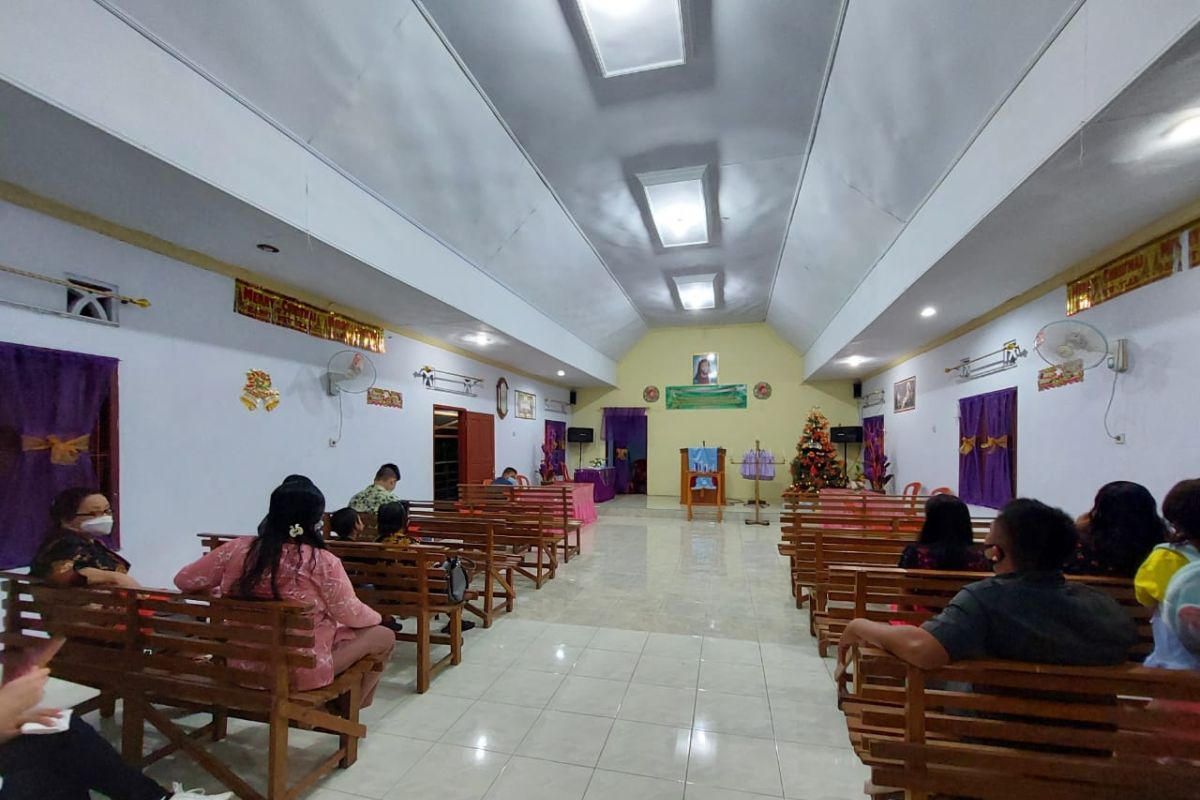 Gereja Efrata di Gorontalo Utara terapkan prokes pada ibadah Natal