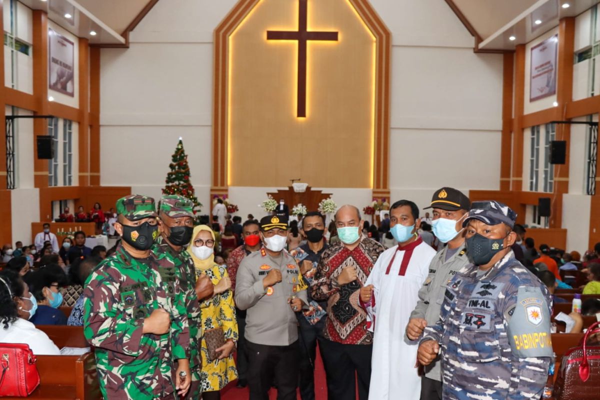 Perayaan malam Natal di Tapteng aman dan kondusif