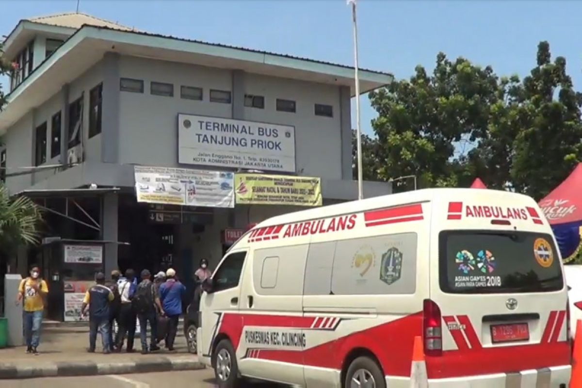 Aktivitas penumpang di Terminal Bus Tanjung Priok belum padat