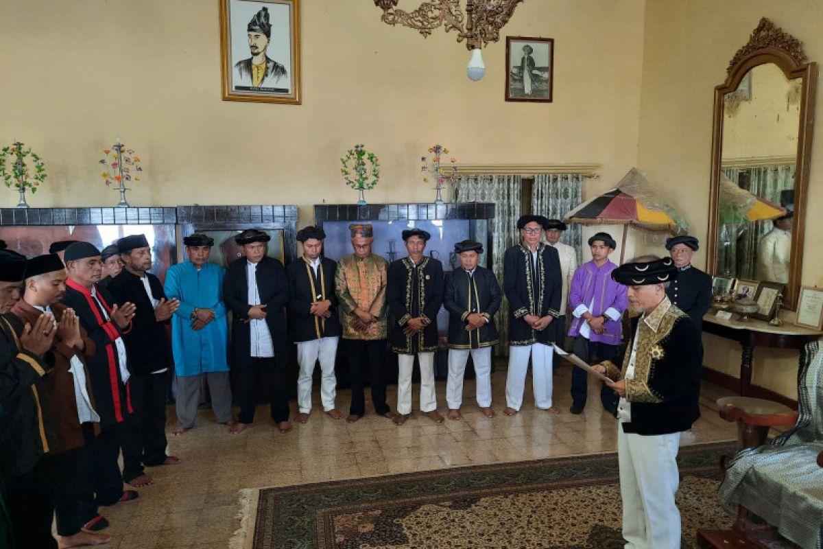 Sultan lantik perangkat adat Kesultanan Ternate, junjung tinggi sejarah dan budaya