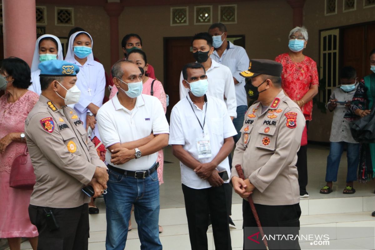 Kapolda mengecek langsung keamanan di gereja saat ibadah malam Natal