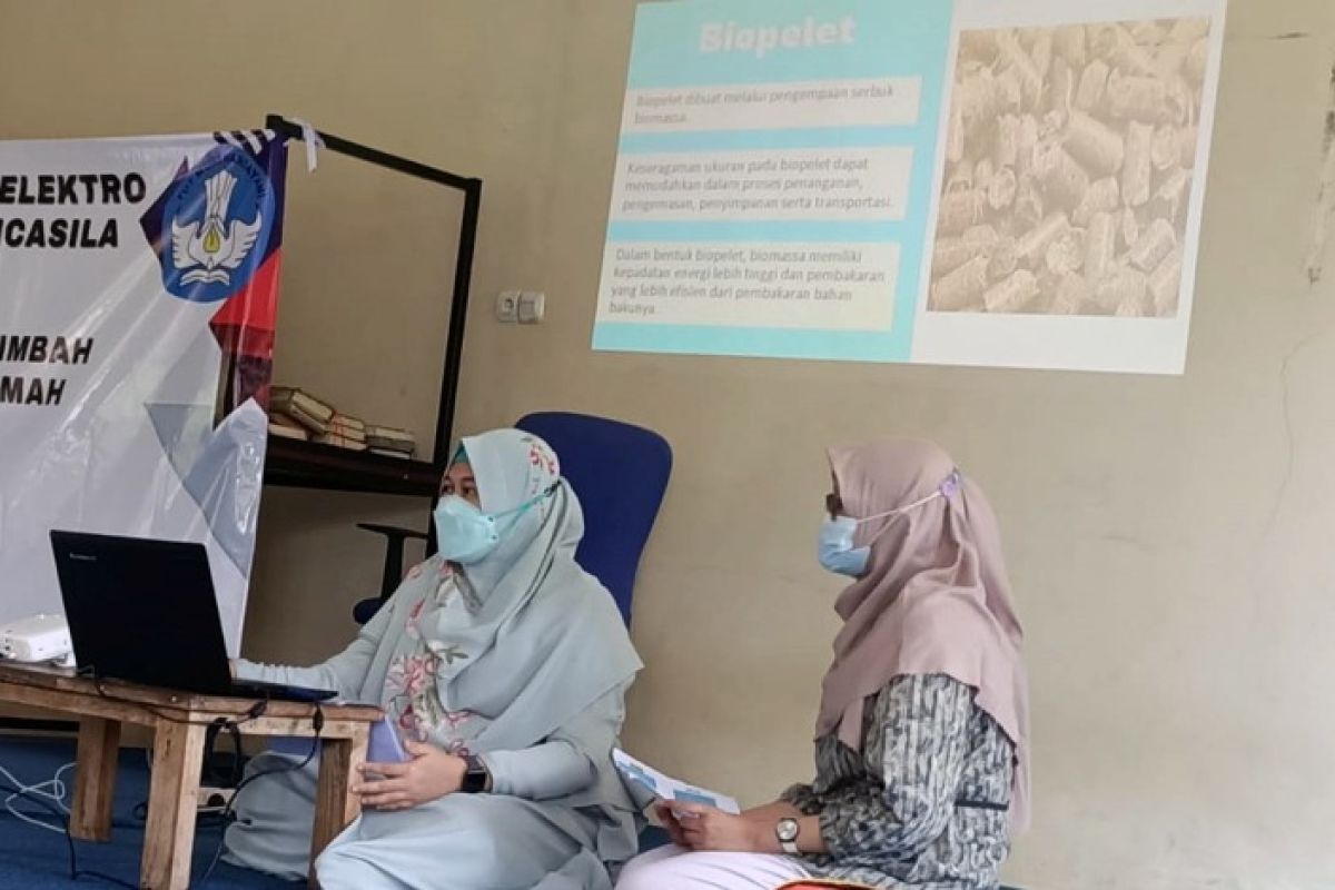 UP berikan pelatihan pembuatan biopelet bahan dasar limbah