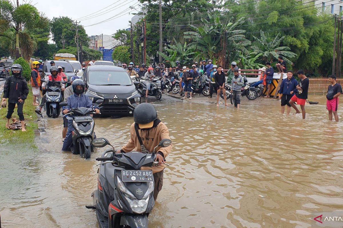 Sejumlah kawasan Palembang  terendam banjir setelah hujan lebat