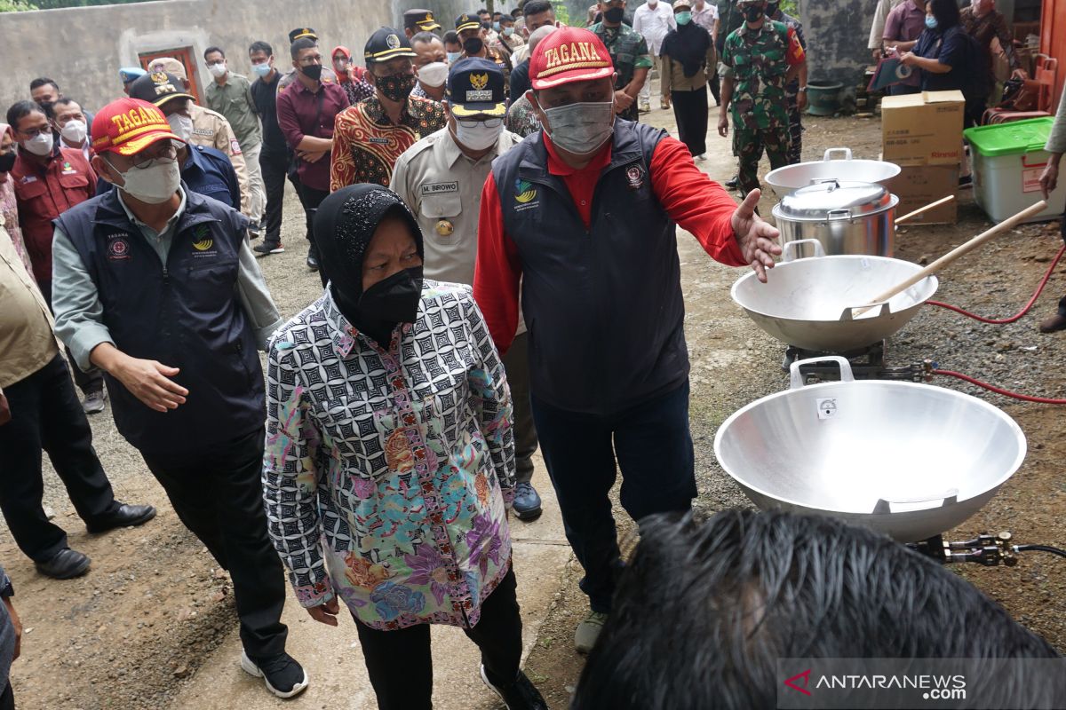 Mensos kunjungi Tulungagung dan Trenggalek tinjau kesiapan lumbung sosial