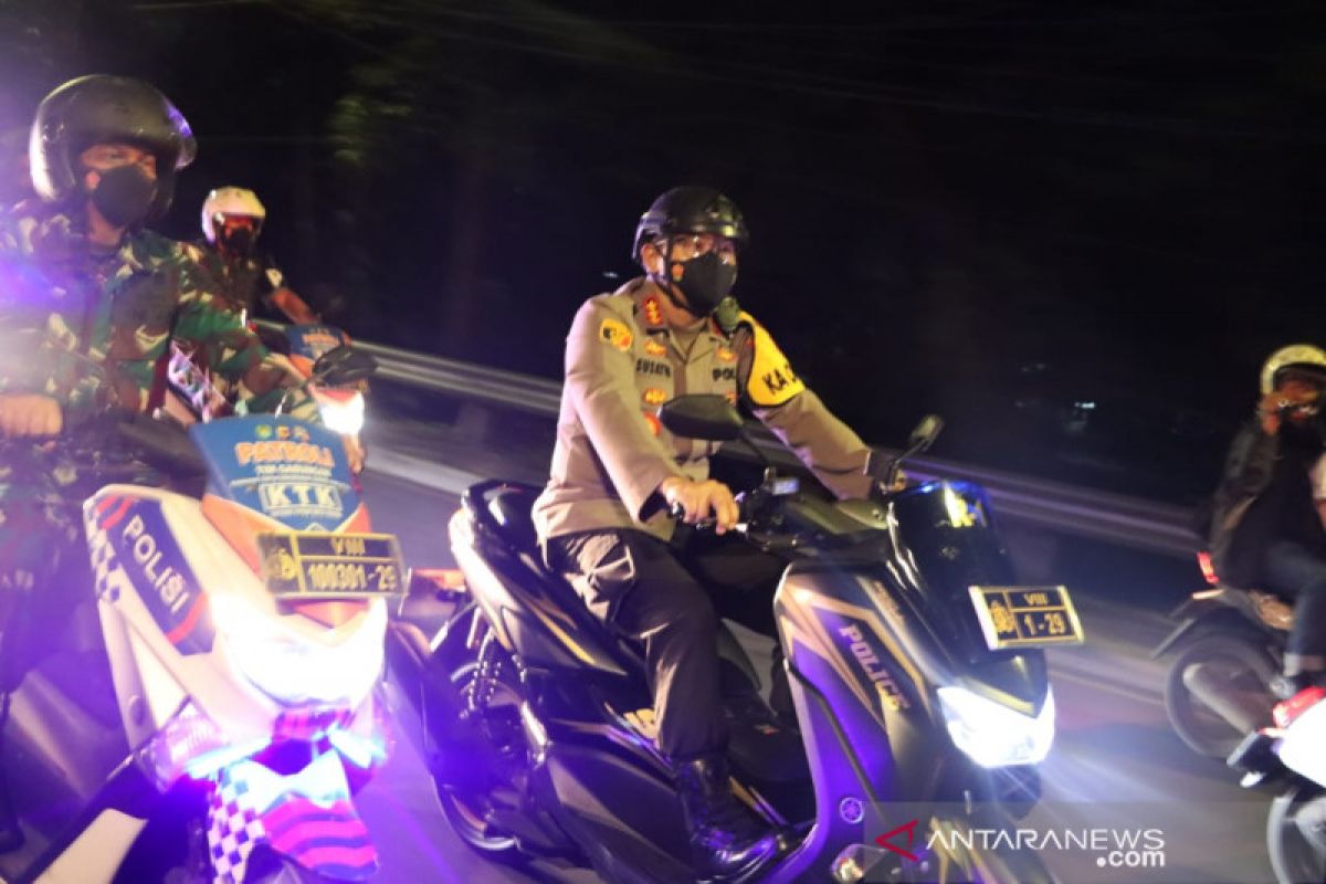 Kapolresta dan Wali Kota Bogor patroli pada malam Natal