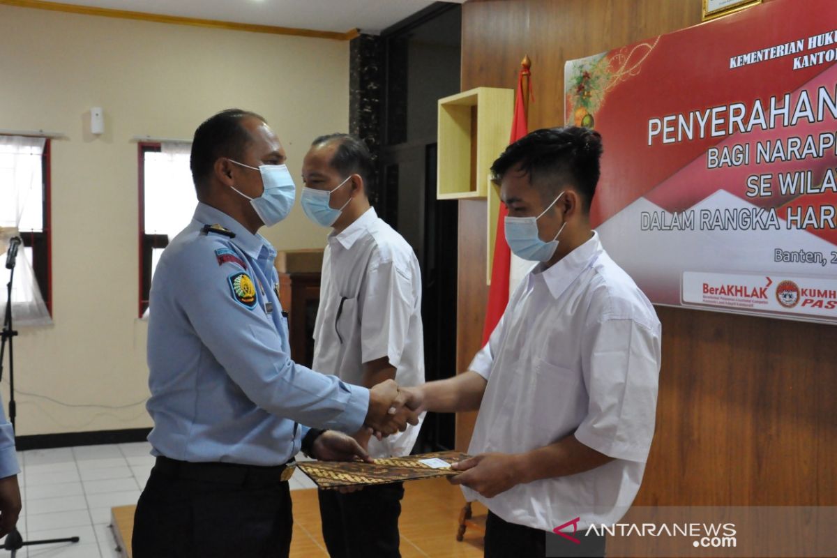 23 warga binaan Rutan Kelas I Tangerang terima remisi khusu Natal