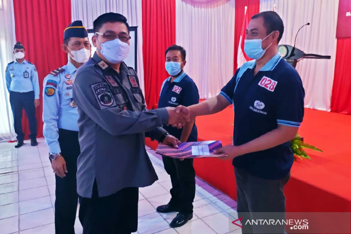 Dua WNA Malaysia di Lapas Banjarmasin menerima remisi Natal