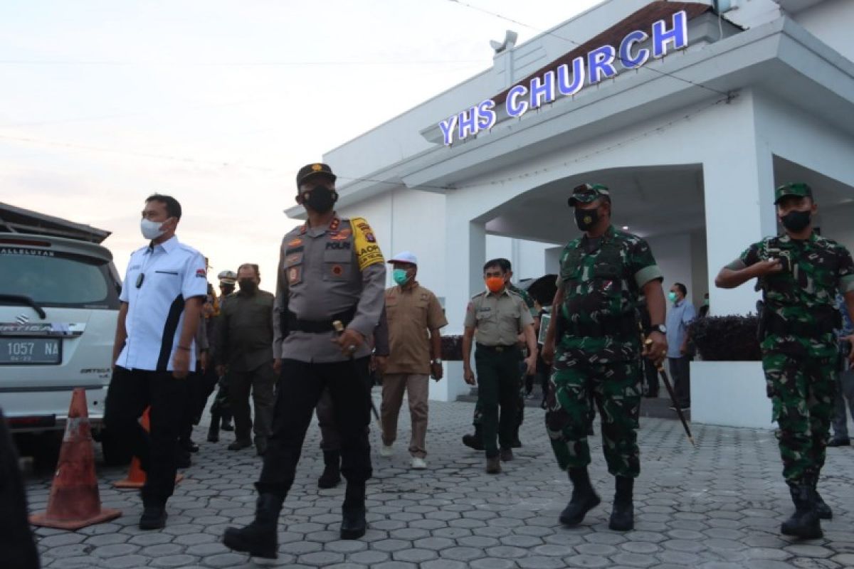 Kapolda Kalteng lakukan patroli dan kunjungi gereja