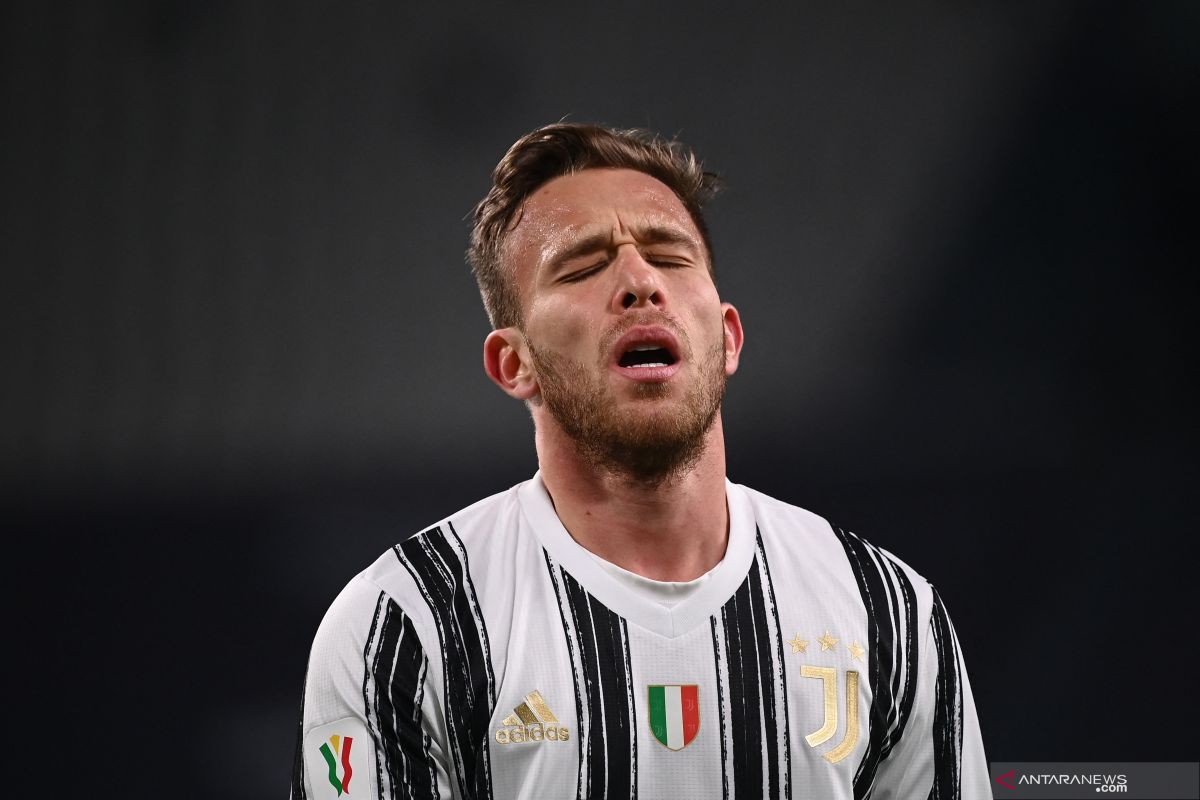 Arthur ditawarkan Juventus ke Arsenal karena jarang main