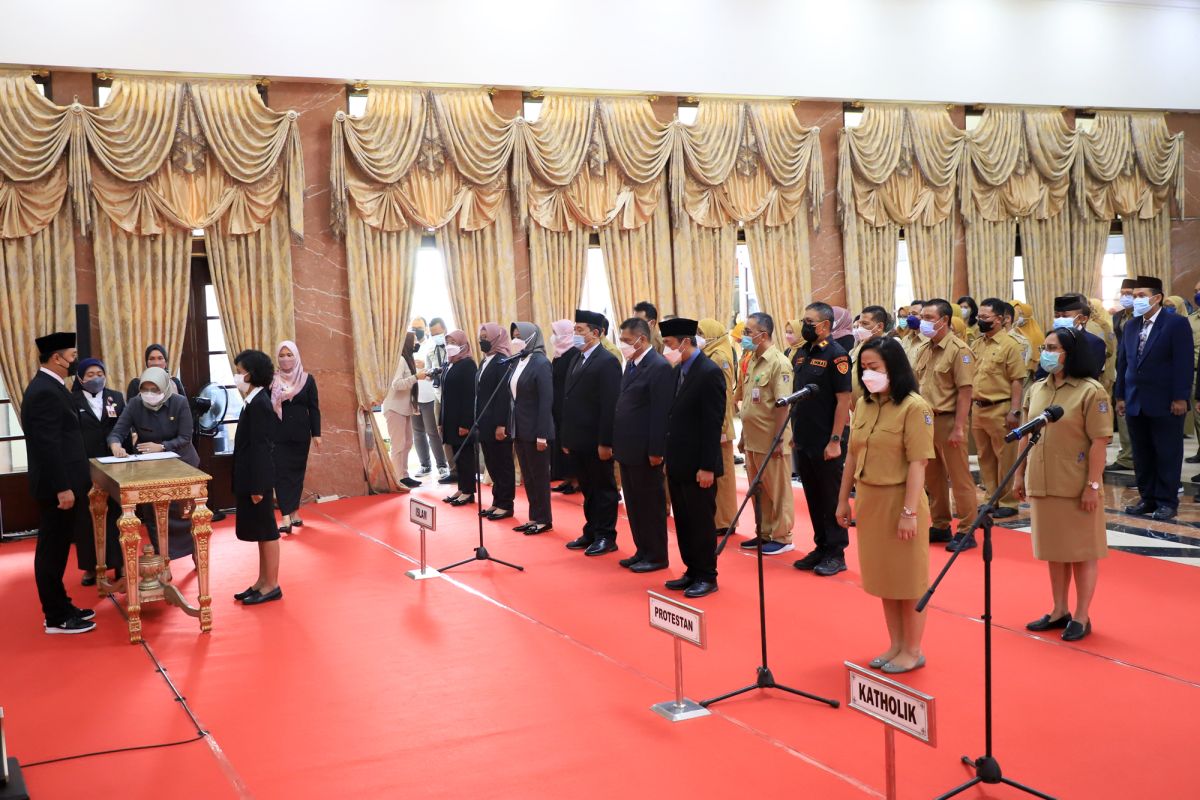 Pejabat baru di lingkup Pemkot Surabaya diminta berinovasi