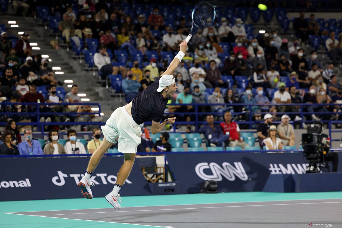 Shapovalov positif COVID-19 setelah ikuti turnamen  Abu Dhabi